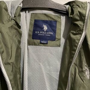 Water repellent hooded jacket